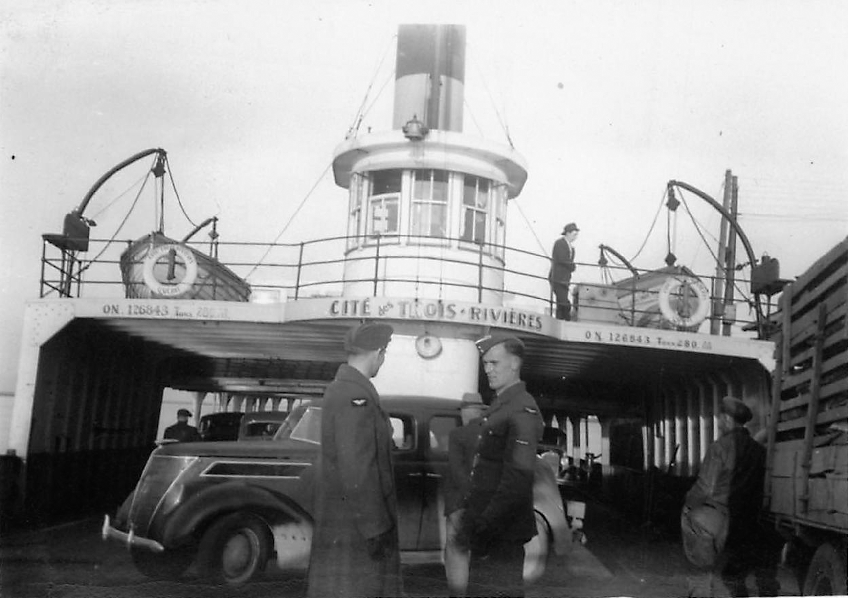  D'Arcy and Bob on the Trois Rivieres Ferry 
